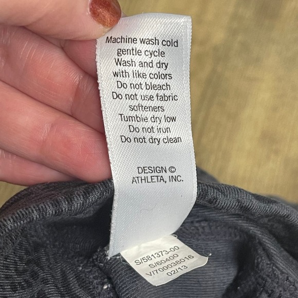 ATHLETA Low Rise Capri Bare to Run Leggings - Picture 7 of 8